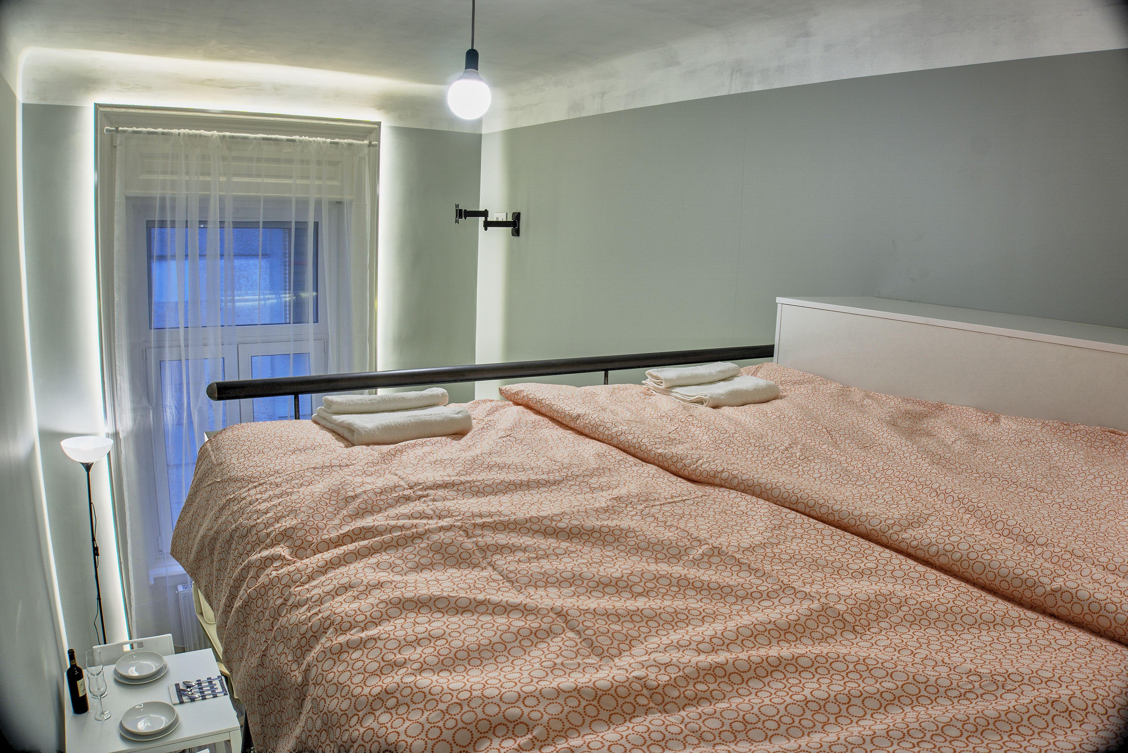 Hild-1 Apartments — Photos 1